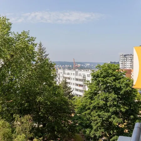Modern With Balcony & Parking By Renters Διαμέρισμα